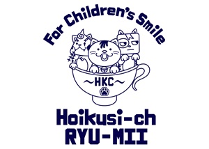 カップに入っている猫３匹